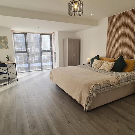 Modern City Apartment Hemel Hempstead Bagian luar foto